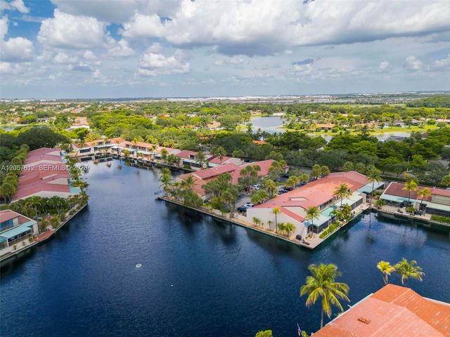 8350 Dundee Ter, Miami Lakes, FL 33016