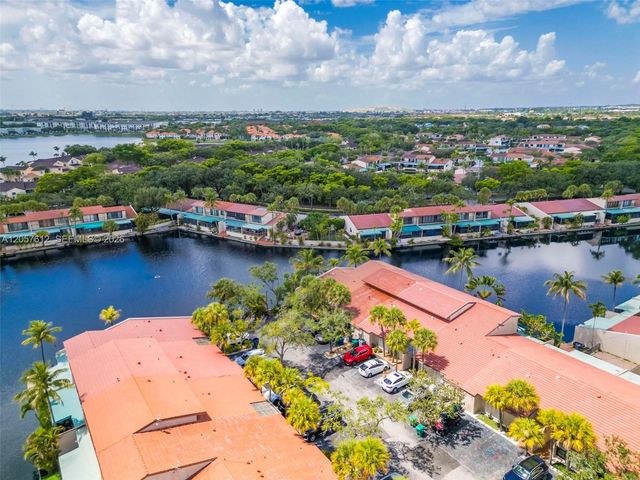 8350 Dundee Ter, Miami Lakes, FL 33016