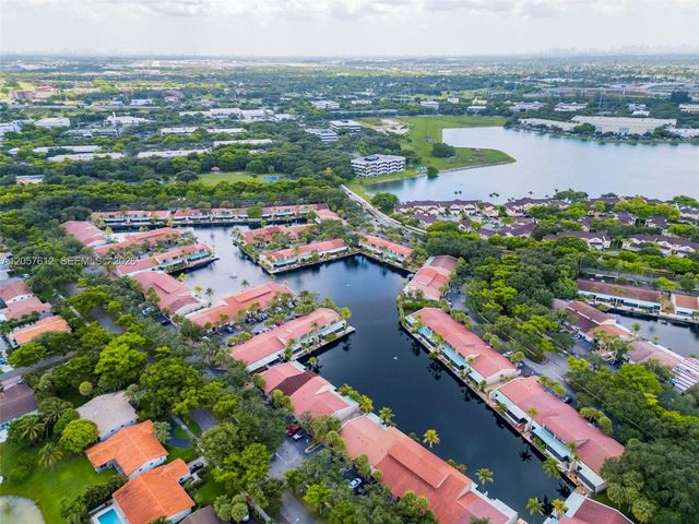 8350 Dundee Ter, Miami Lakes, FL 33016