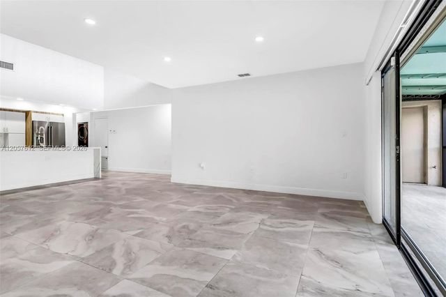 8350 Dundee Ter, Miami Lakes, FL 33016