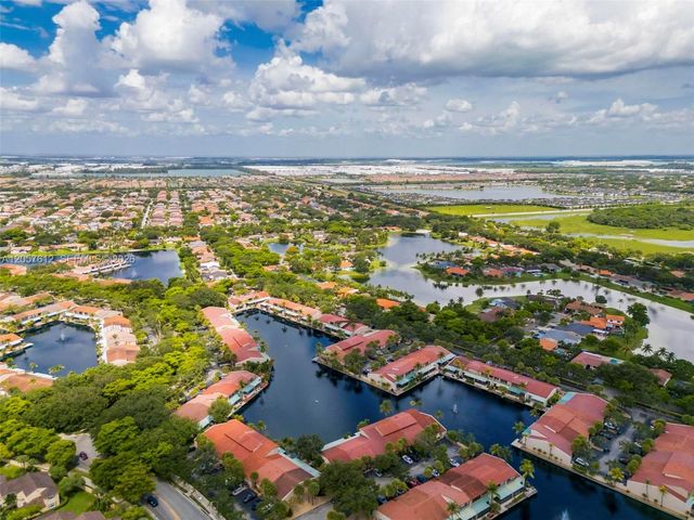 8350 Dundee Ter, Miami Lakes, FL 33016