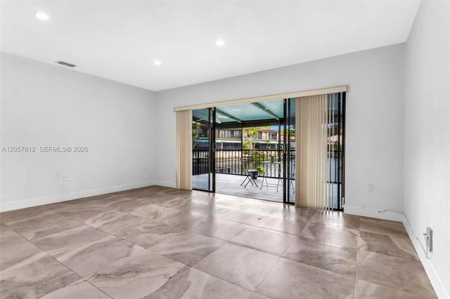 8350 Dundee Ter, Miami Lakes, FL 33016