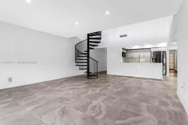 8350 Dundee Ter, Miami Lakes, FL 33016