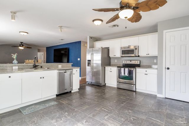 2016 Sequoia Cir, Pensacola, FL 32526