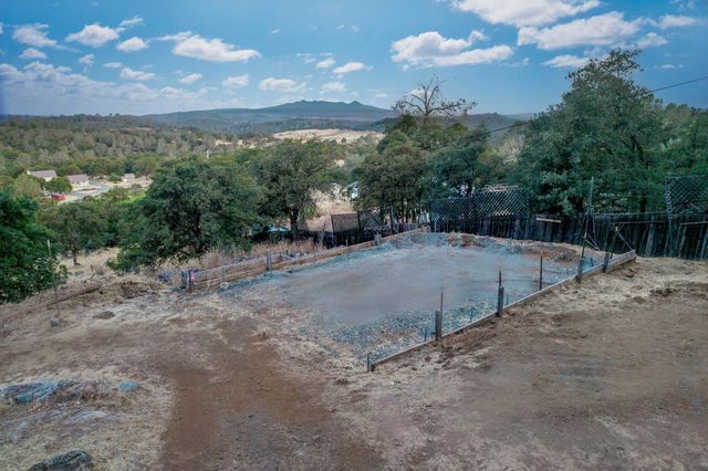 16492 Mackinaw Way, Grass Valley, CA 95949