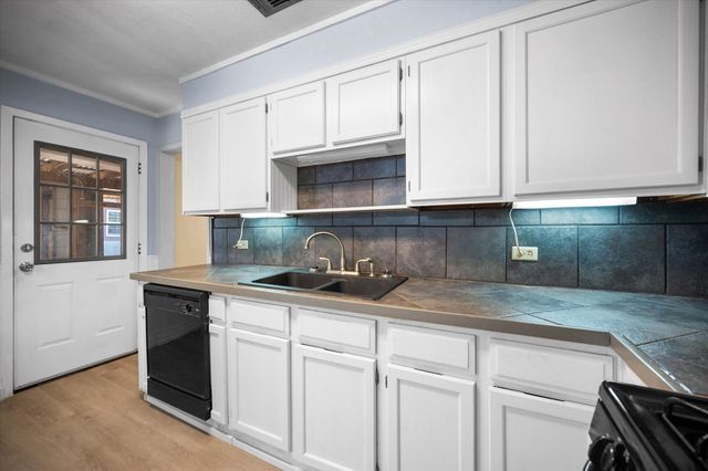 701 Poindexter Avenue, Cleburne, TX 76033