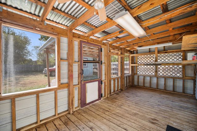 701 Poindexter Avenue, Cleburne, TX 76033