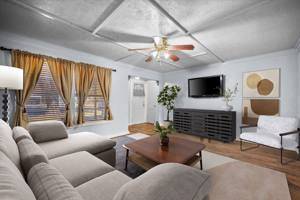 701 Poindexter Avenue, Cleburne, TX 76033