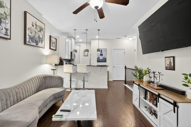 215 Semel Drive 454, Atlanta, GA 30309