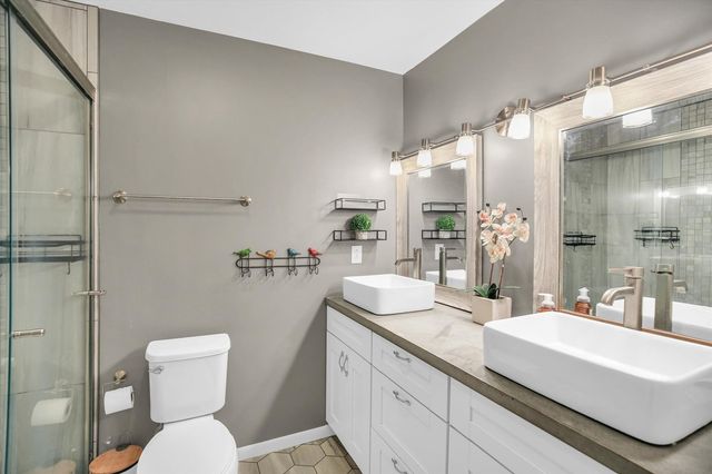 1010 Parkview Drive, Mahomet, IL 61853