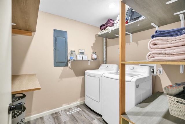 1010 Parkview Drive, Mahomet, IL 61853