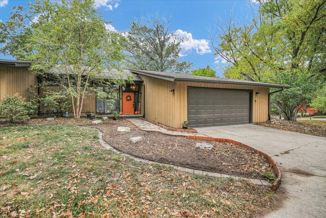 1010 Parkview Drive, Mahomet, IL 61853