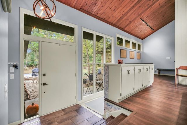 1010 Parkview Drive, Mahomet, IL 61853