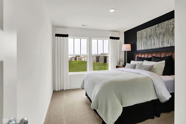 2933 Woods Edge Drive, Greenwood, IN 46143