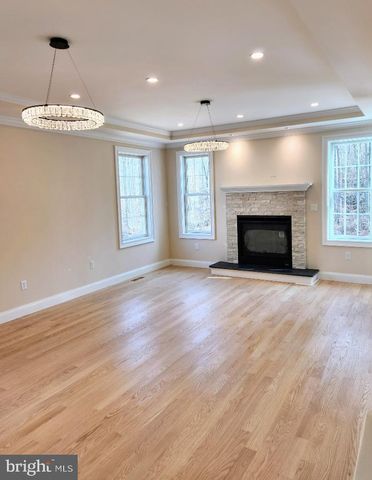 240 BANYAN DR, State College, PA 16801