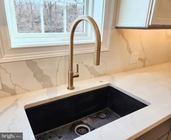 240 BANYAN DR, State College, PA 16801