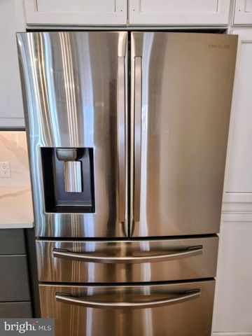 240 BANYAN DR, State College, PA 16801