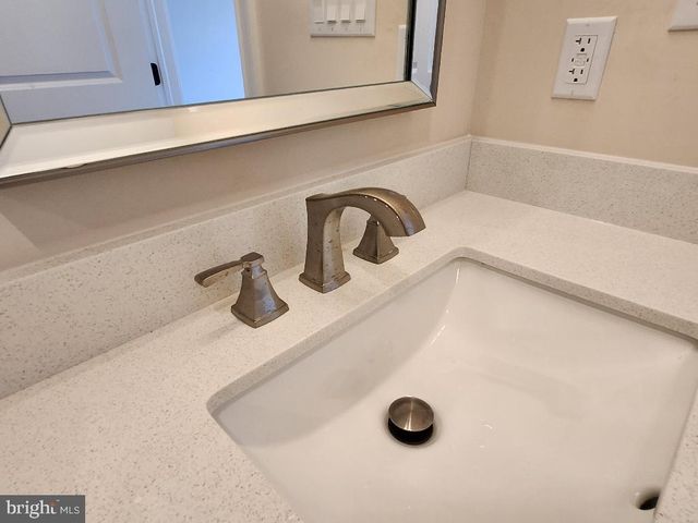 240 BANYAN DR, State College, PA 16801