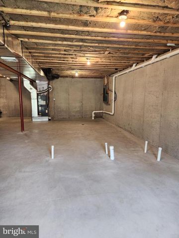 240 BANYAN DR, State College, PA 16801