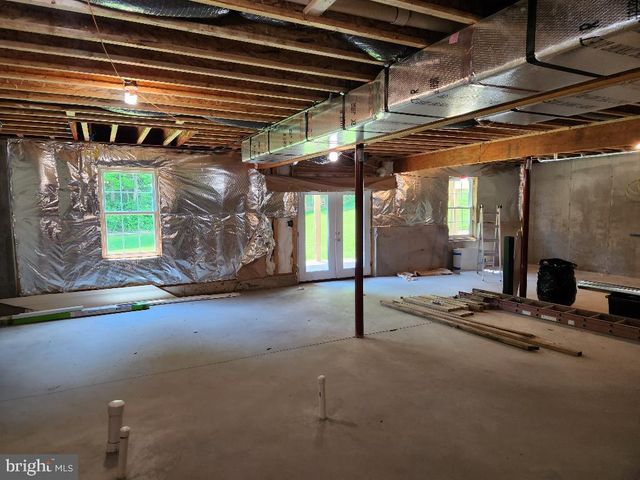 240 BANYAN DR, State College, PA 16801