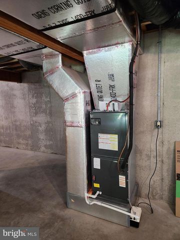 240 BANYAN DR, State College, PA 16801