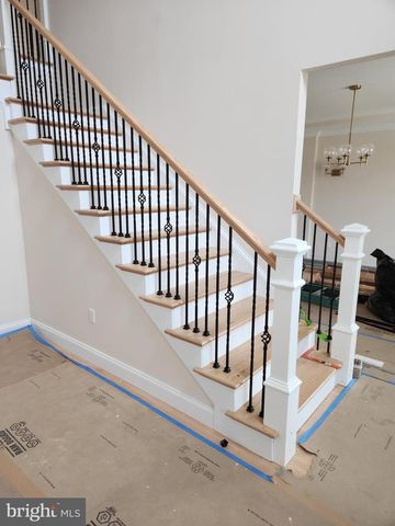 240 BANYAN DR, State College, PA 16801