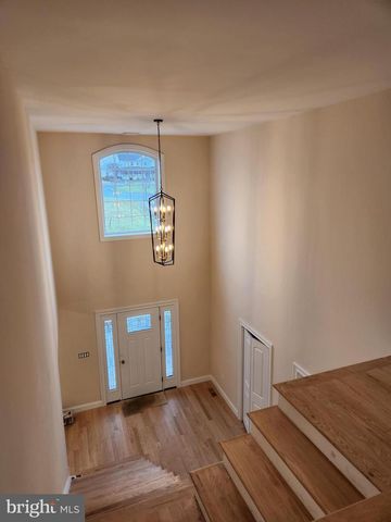 240 BANYAN DR, State College, PA 16801