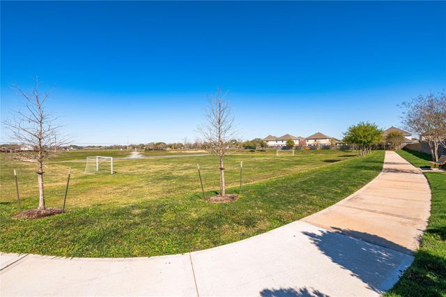 269 Bennett Loop, Angleton, TX 77515