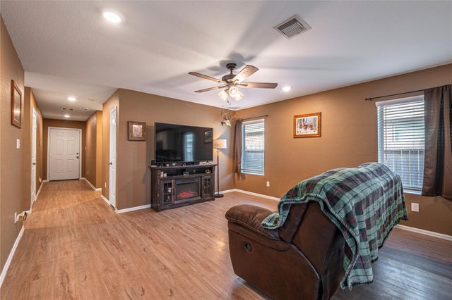 269 Bennett Loop, Angleton, TX 77515