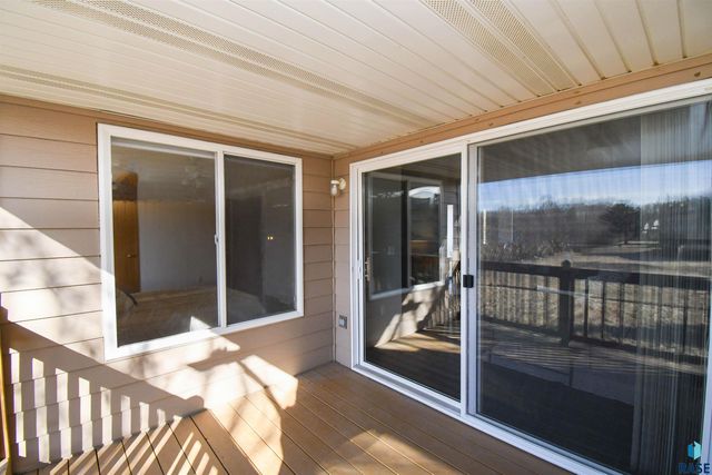 905 Charlotte Ave Avenue, Sioux Falls, SD 57103