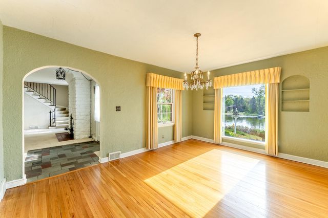 2500 Keller Parkway, Maplewood, MN 55109
