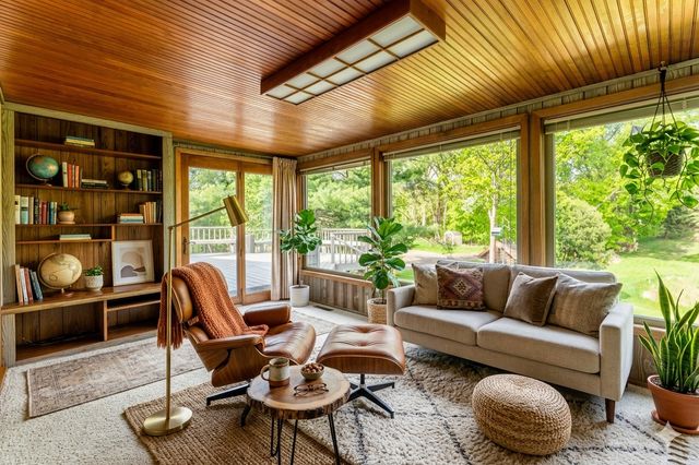 2500 Keller Parkway, Maplewood, MN 55109