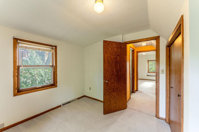 2500 Keller Parkway, Maplewood, MN 55109