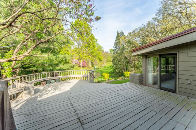2500 Keller Parkway, Maplewood, MN 55109