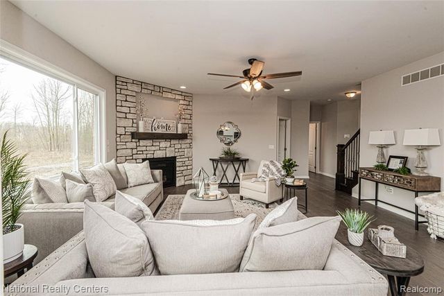 37 Valley Creek Drive, Goodrich, MI 48438
