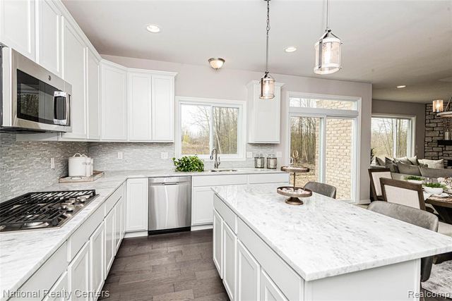 37 Valley Creek Drive, Goodrich, MI 48438