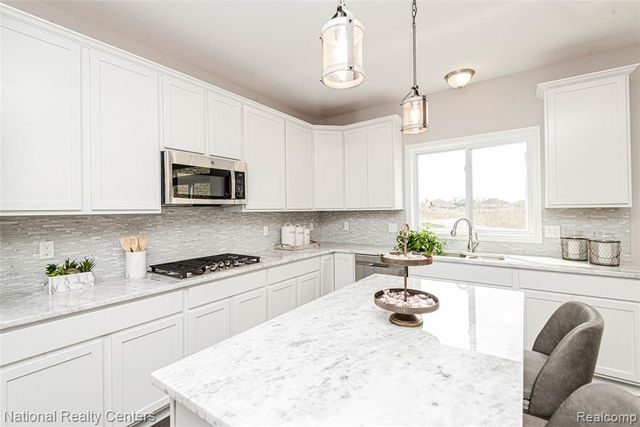 37 Valley Creek Drive, Goodrich, MI 48438