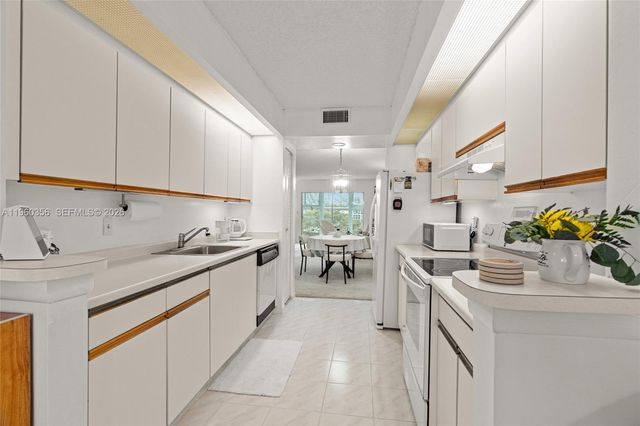 1803 Eleuthera Point G4, Coconut Creek, FL 33066