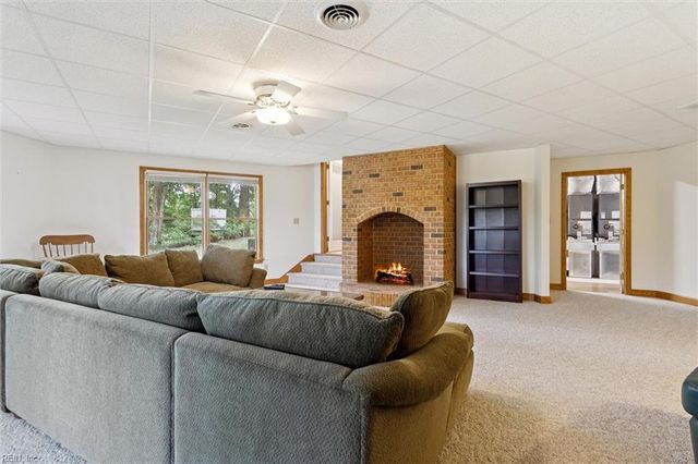 8038 Boxwood LN, Gloucester, VA 23061