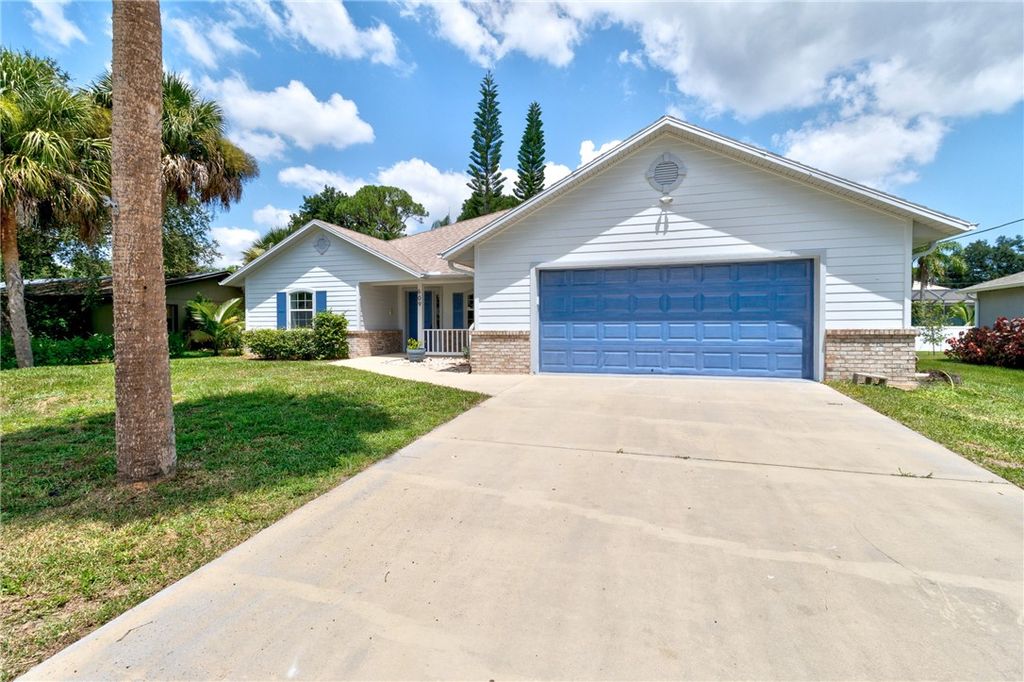 609 Brookedge Terrace, Sebastian, FL 32958