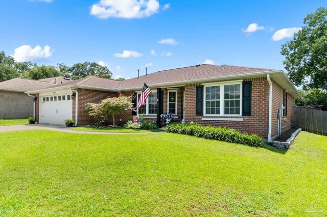 6735 Hallendale Dr, Pensacola, FL 32526