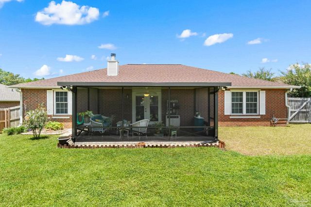 6735 Hallendale Dr, Pensacola, FL 32526
