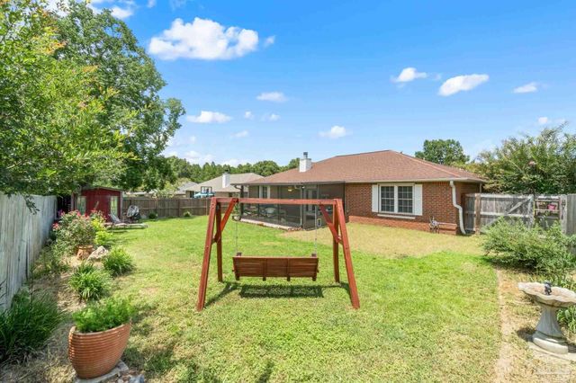 6735 Hallendale Dr, Pensacola, FL 32526
