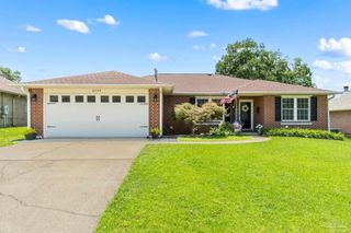 6735 Hallendale Dr, Pensacola, FL 32526