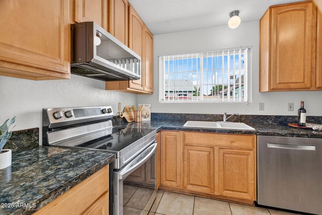 8812 W MEADOW Drive, Peoria, AZ 85382