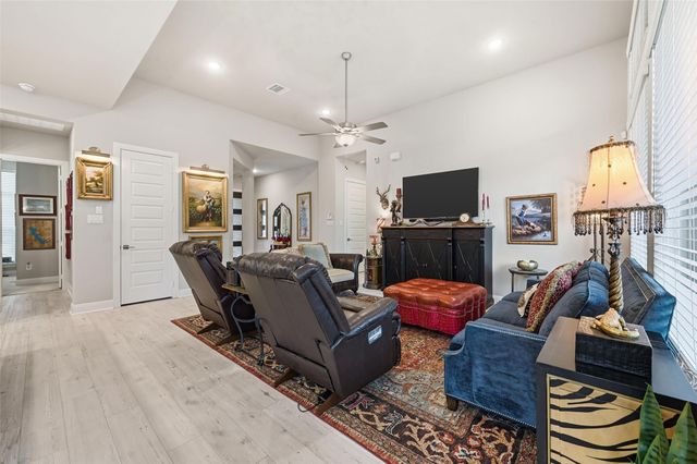 4729 Kings Garden Parkway, Arlington, TX 76005