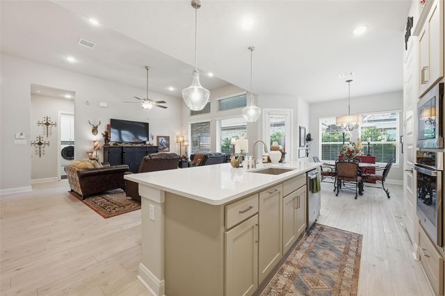 4729 Kings Garden Parkway, Arlington, TX 76005