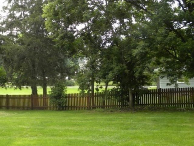 16 Grove Street, Bristol, IL 60512