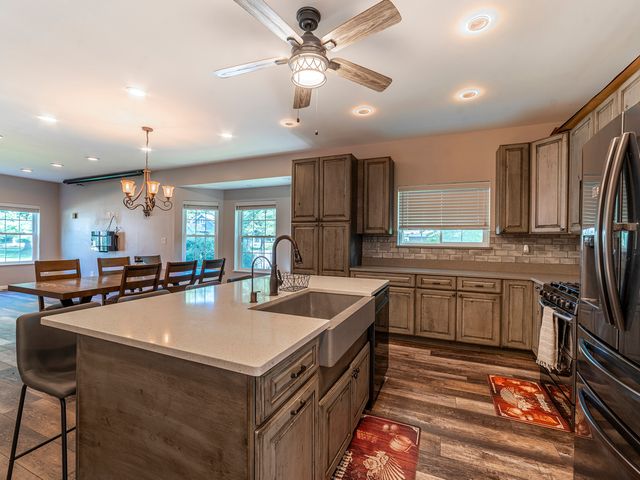 16 Grove Street, Bristol, IL 60512