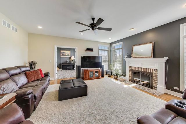 24744 N Golden Oat Circle, Cary, IL 60013